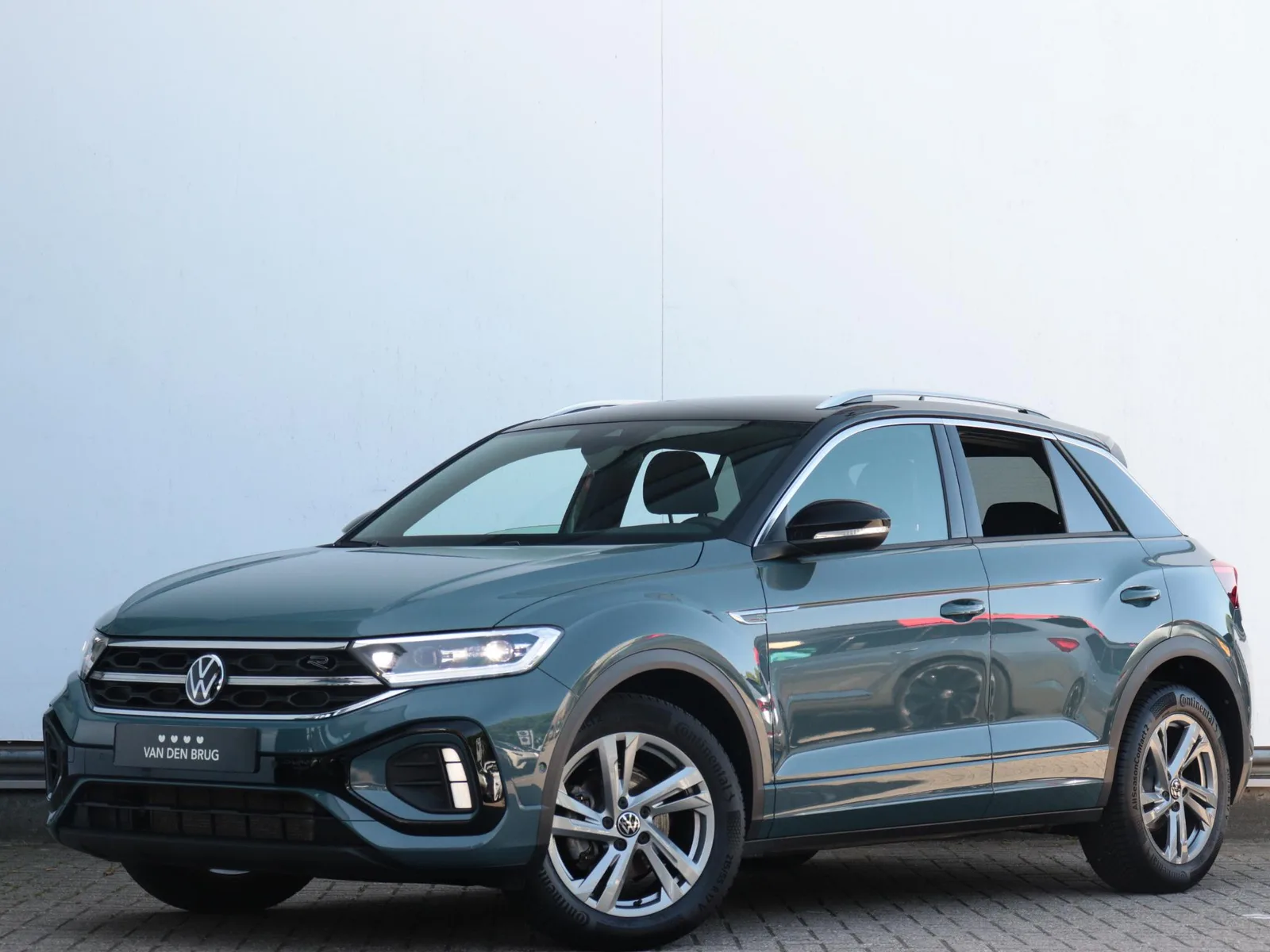 Volkswagen T-Roc (2025) — foto 1