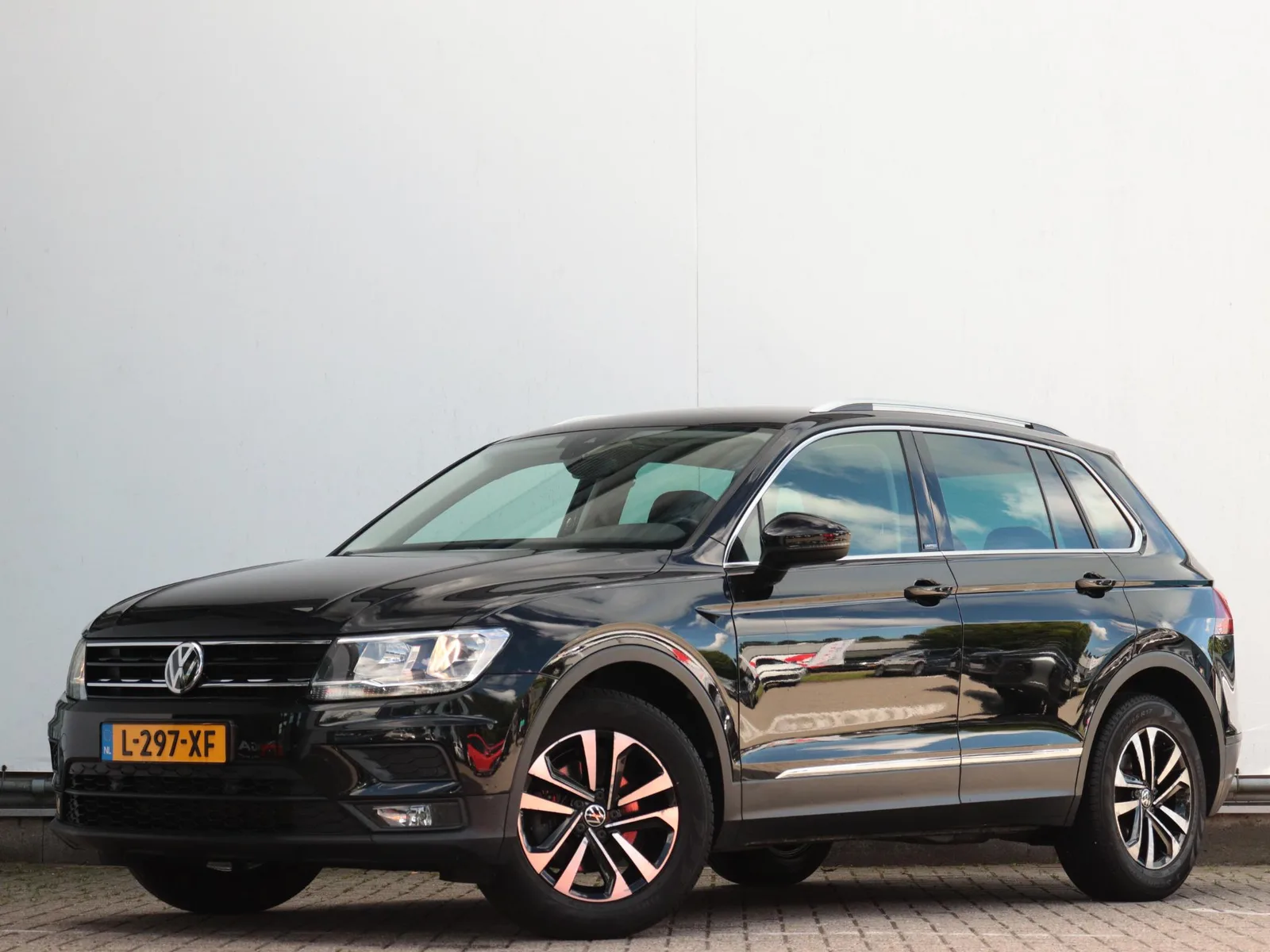 Volkswagen Tiguan (2020) — foto 1