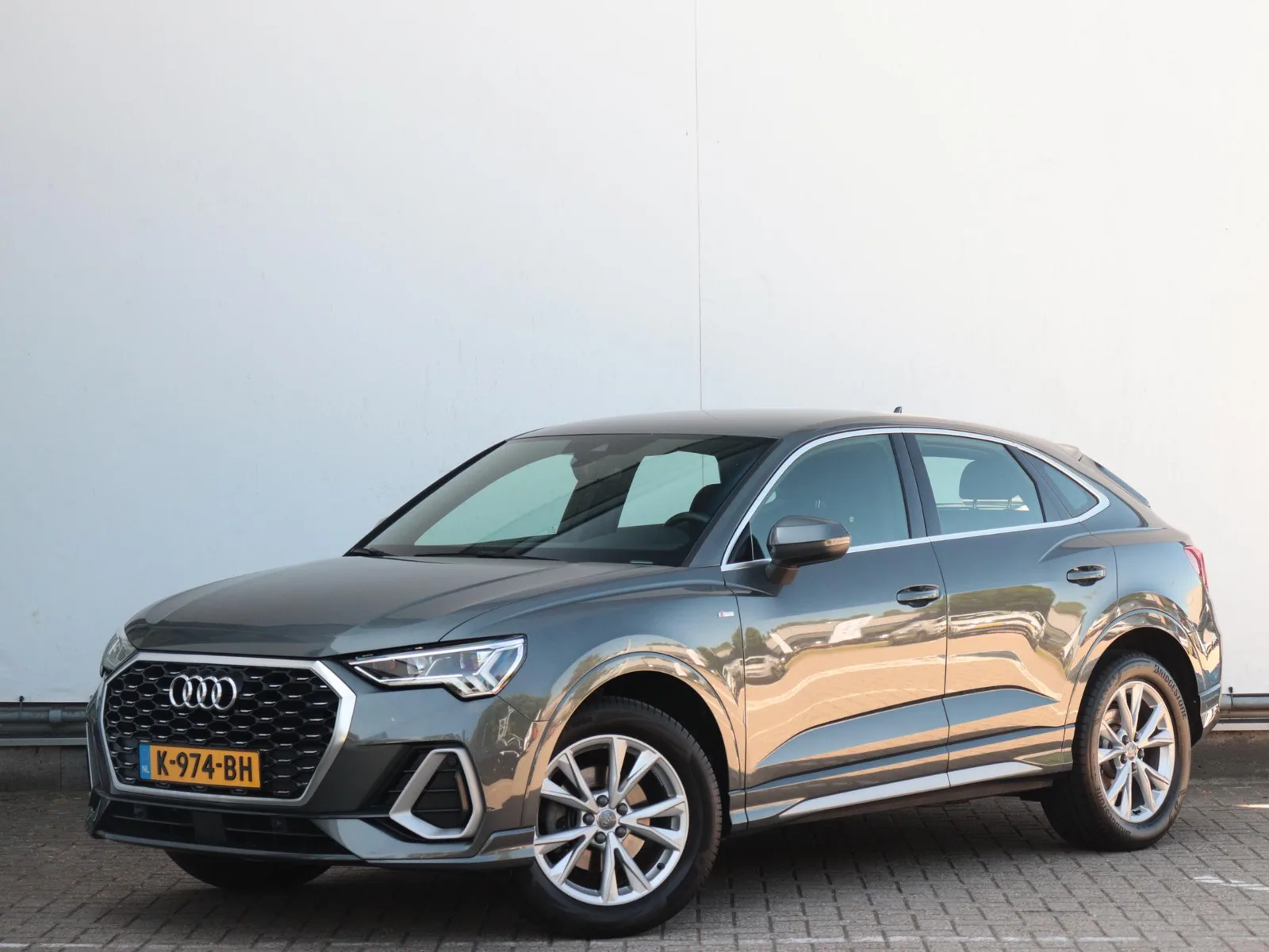 Audi Q3 (2020) — foto 1