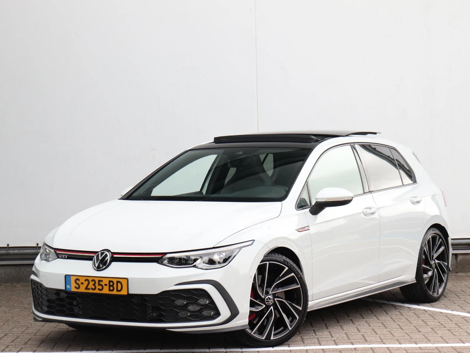 Volkswagen Golf (2021) — foto 1