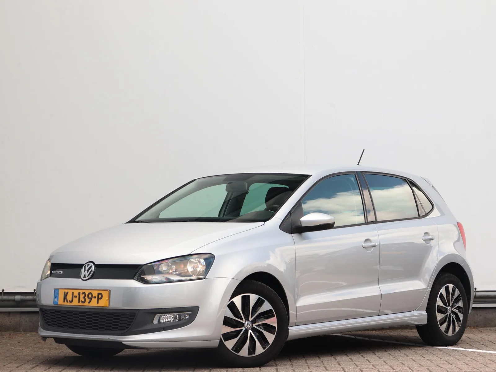 Volkswagen Polo (2016) — foto 1