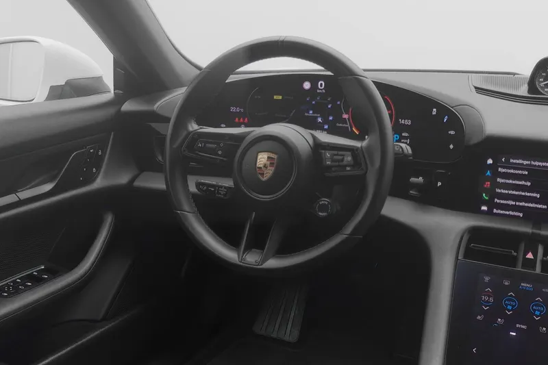 Porsche Taycan (2023)