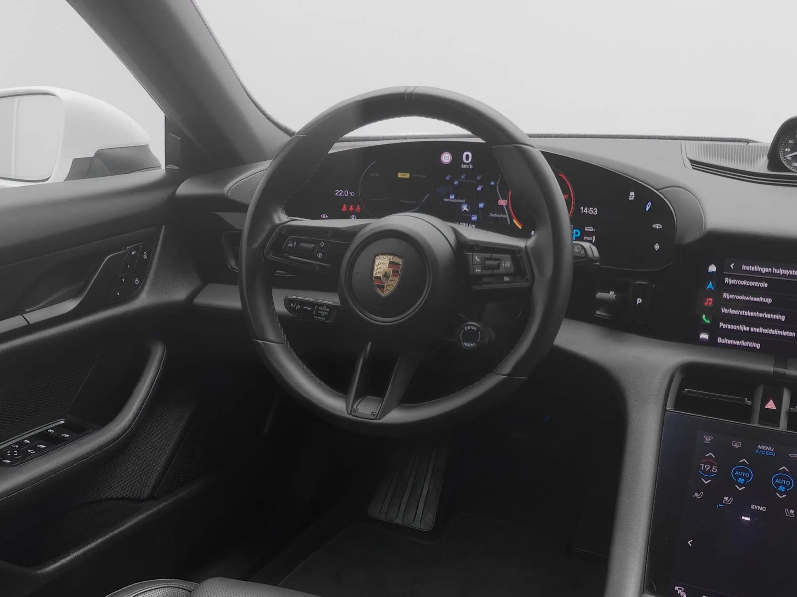 Porsche Taycan (2023) — foto 1