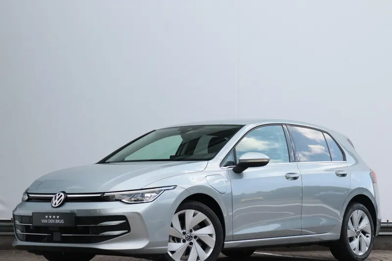 Volkswagen Golf (2025)