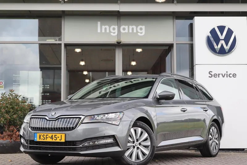 Škoda Superb (2023)