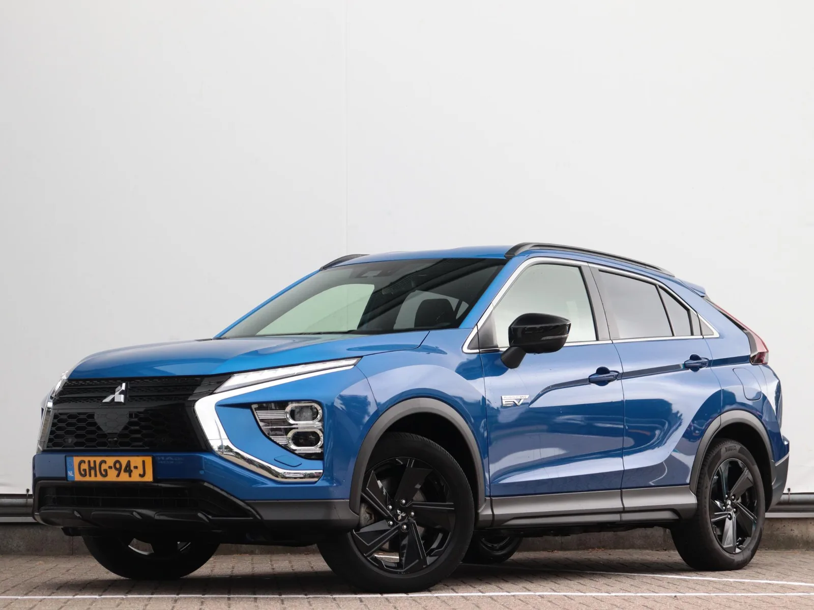 Mitsubishi Eclipse Cross (2024) — foto 1