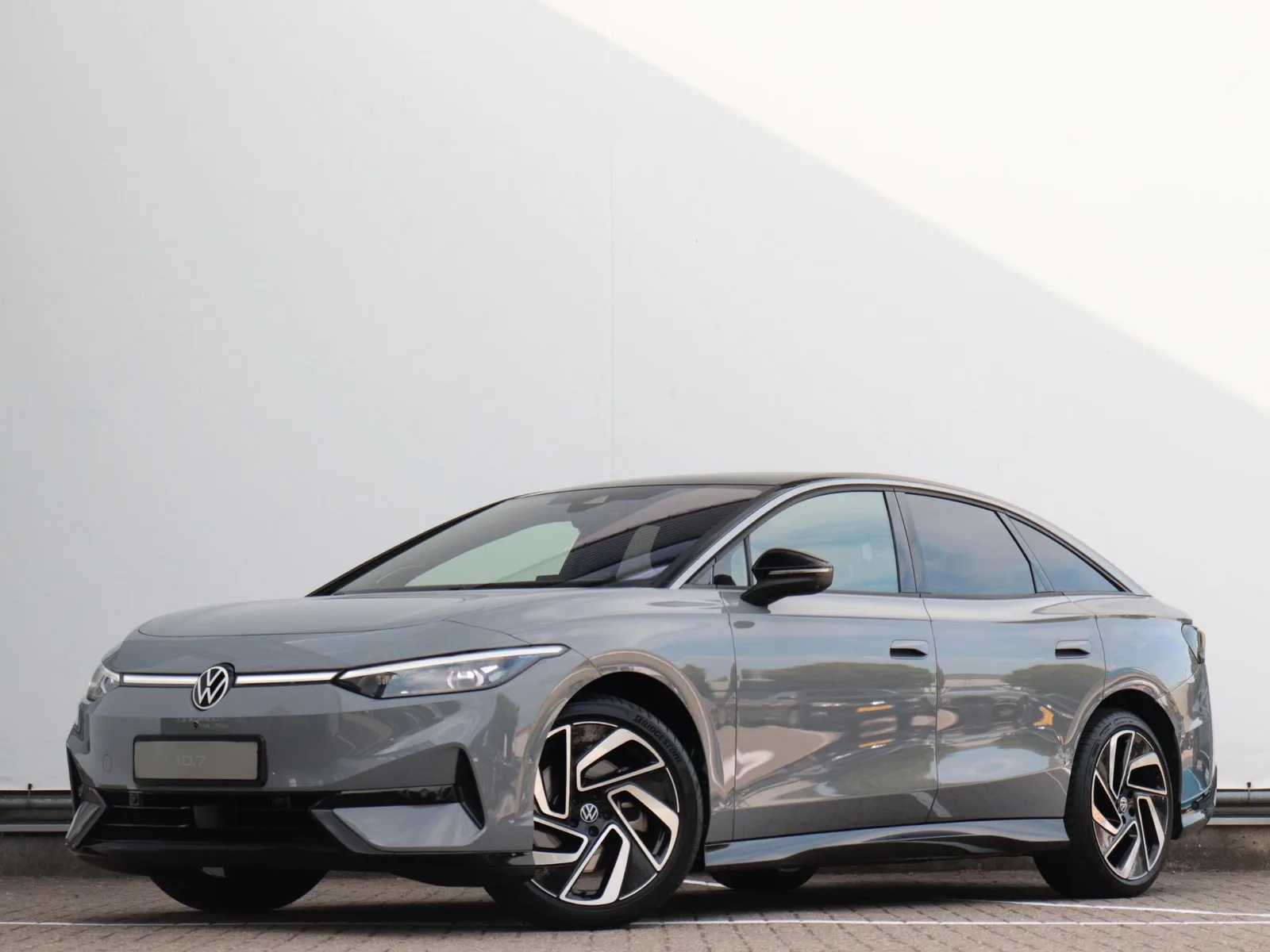 Volkswagen ID.7 (2023) — foto 1