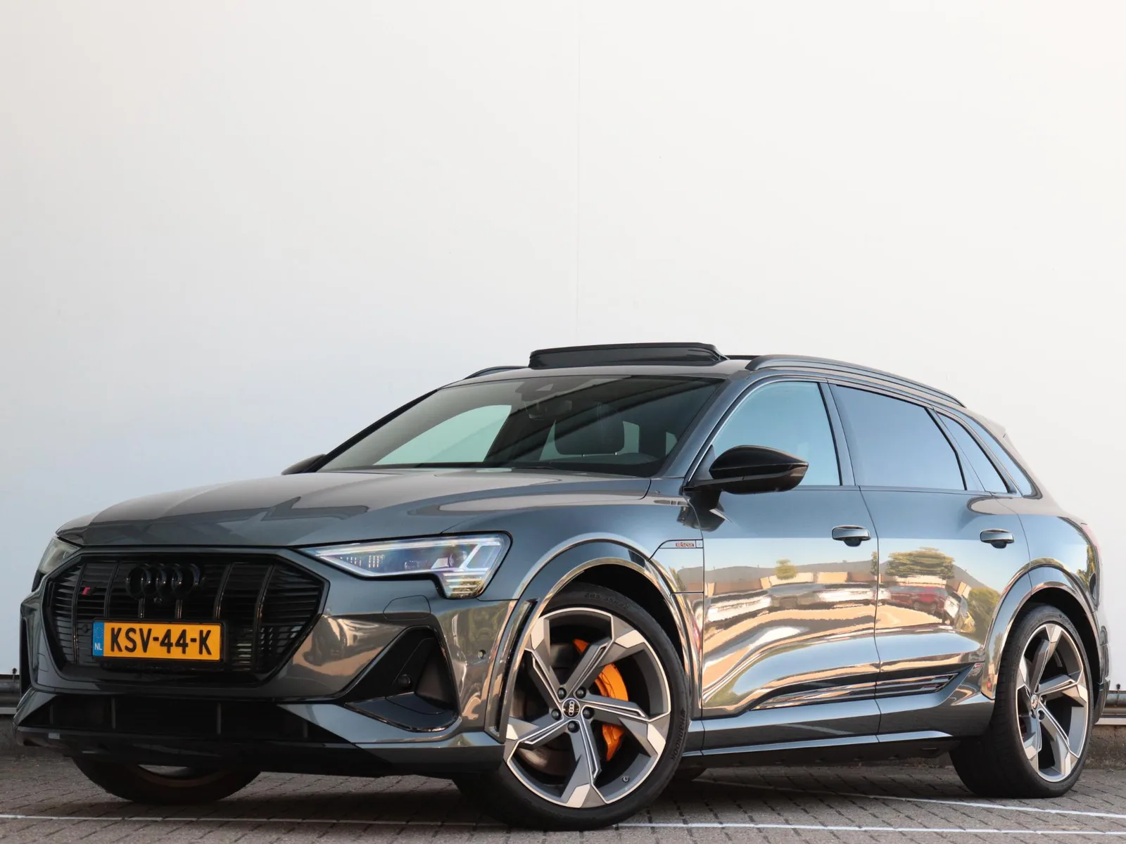Audi e-tron (2023) — foto 1