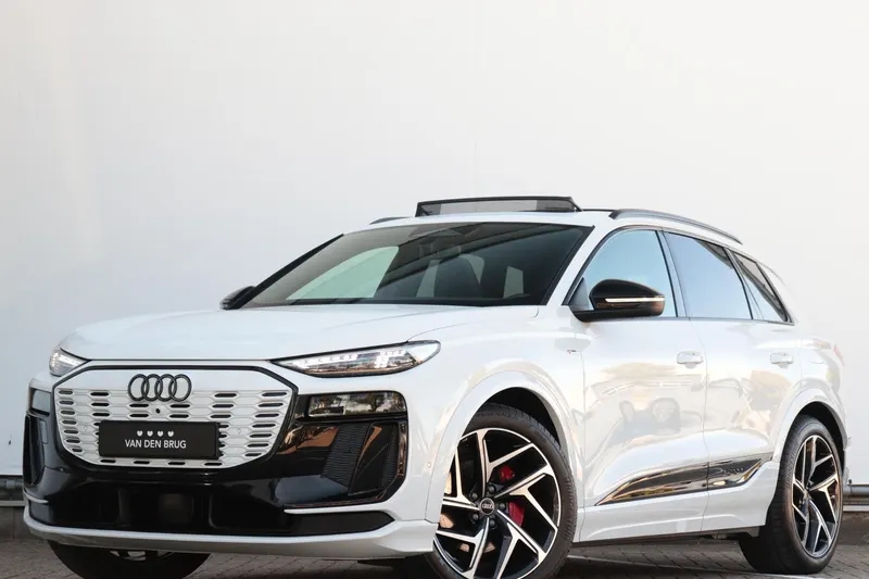 Audi Q6 e-tron (2025)