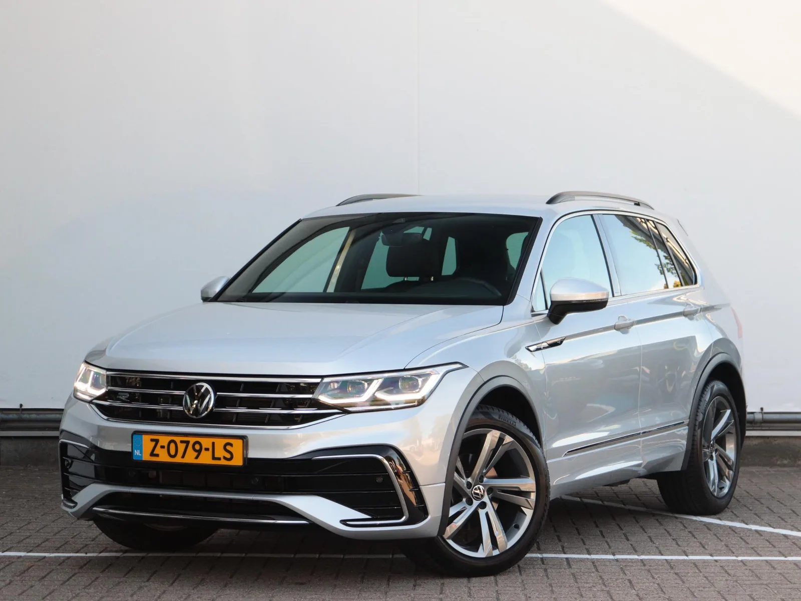 Volkswagen Tiguan (2024) — foto 1