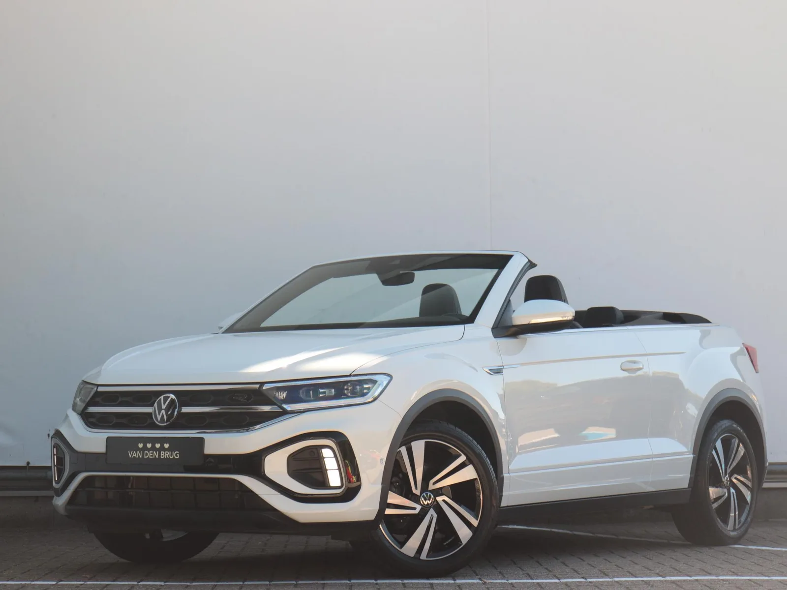 Volkswagen T-Roc (2022) — foto 1