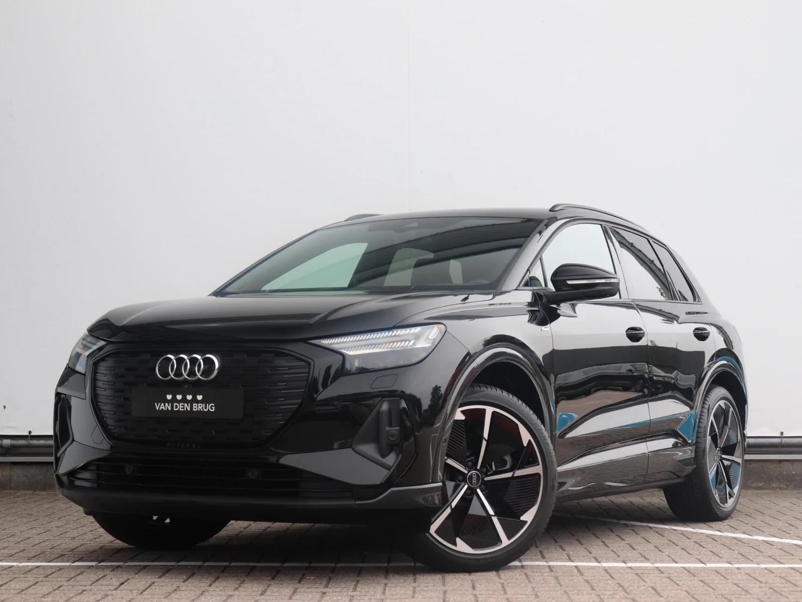Audi Q4 e-tron (2025) — foto 1