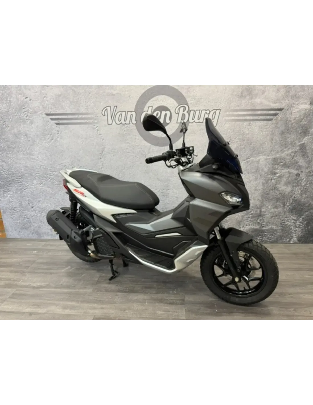 Aprilia SR GT 200 (2025) — foto 1
