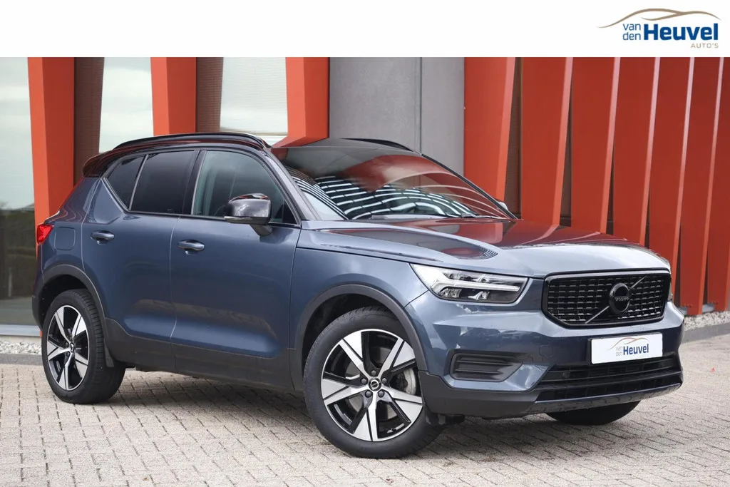 Volvo XC40 (2022) — foto 1