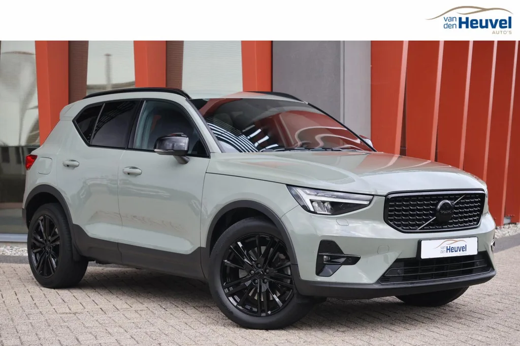 Volvo XC40 (2022) — foto 1
