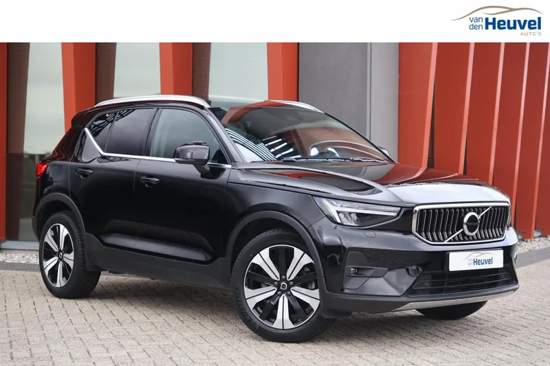 Volvo XC40 (2023)