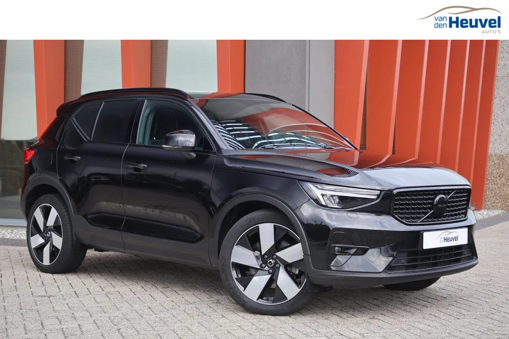 Volvo XC40 (2023) — foto 1