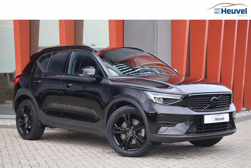 Volvo XC40 (2023) — foto 1