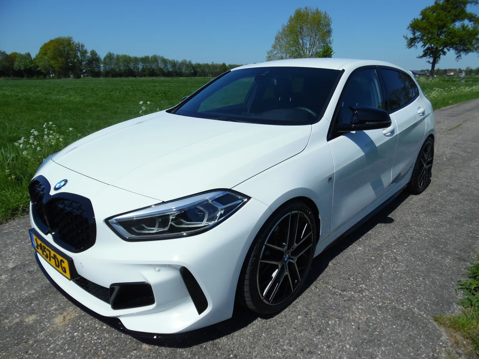 BMW M135i (2019) — foto 1