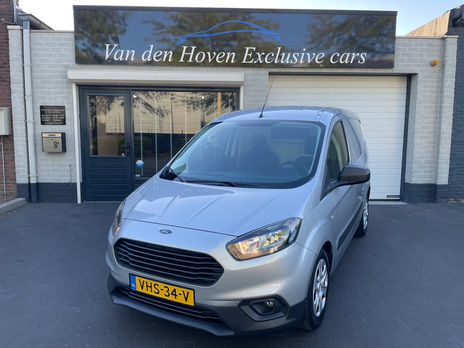Ford Transit Courier (2020) — foto 1