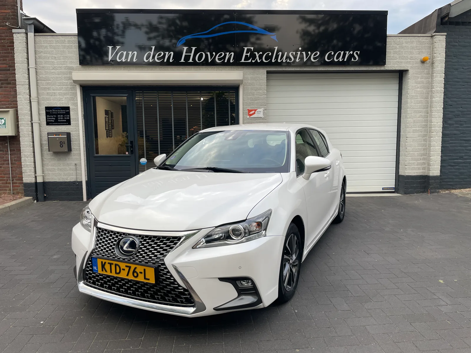 Lexus CT (2017) — foto 1