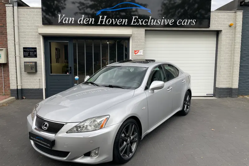 Lexus IS (2005)