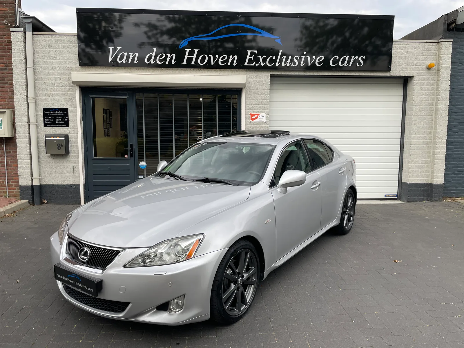 Lexus IS (2005) — foto 1