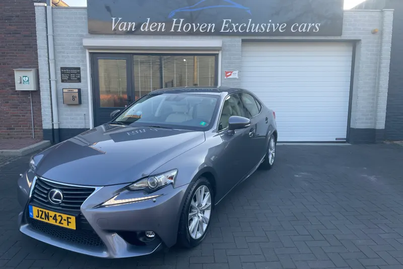 Lexus IS (2013)