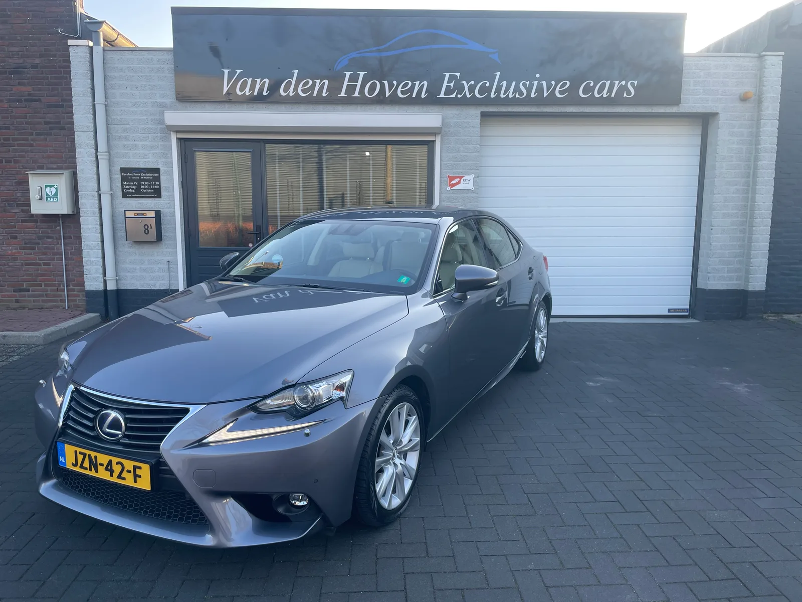 Lexus IS (2013) — foto 1