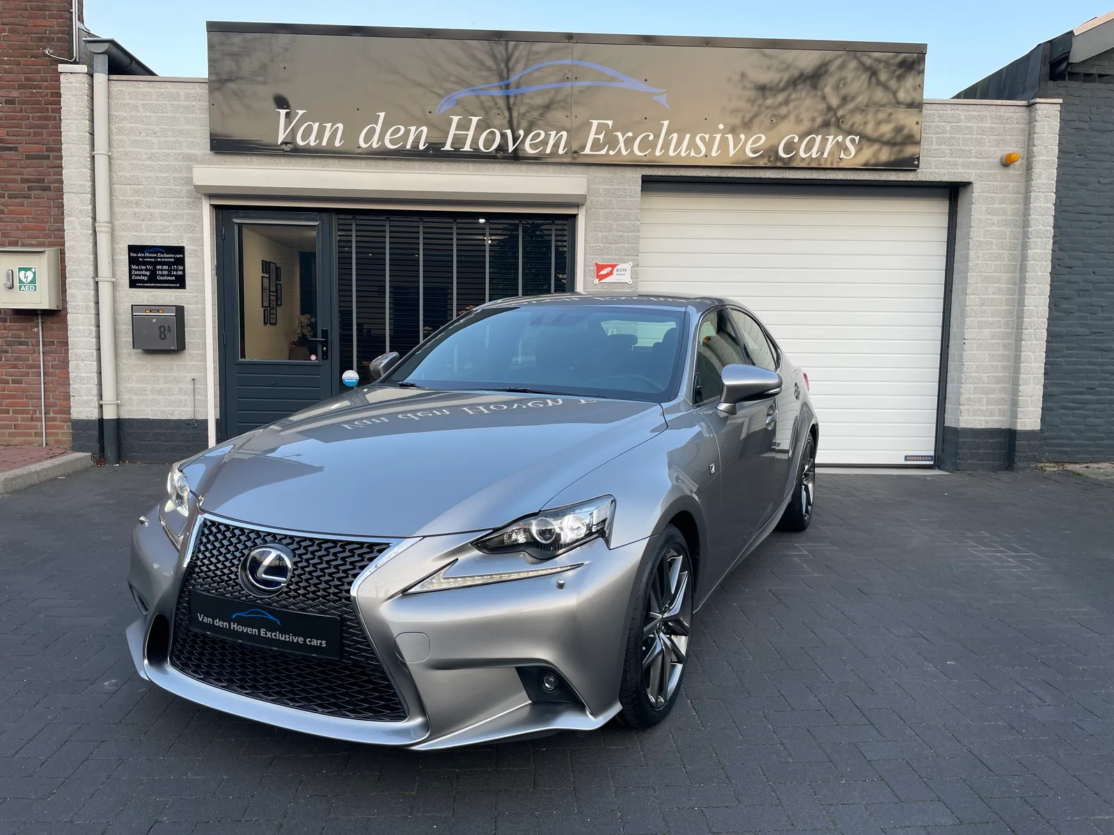 Lexus IS (2013) — foto 1