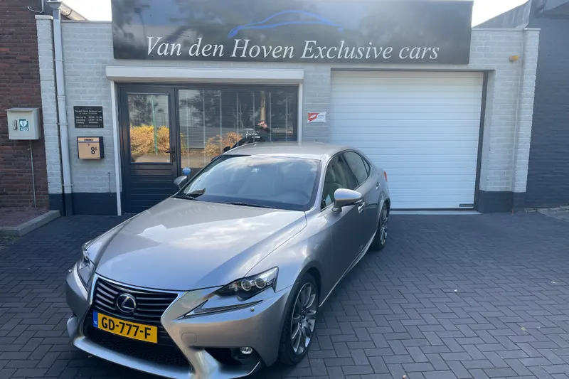 Lexus IS (2015)