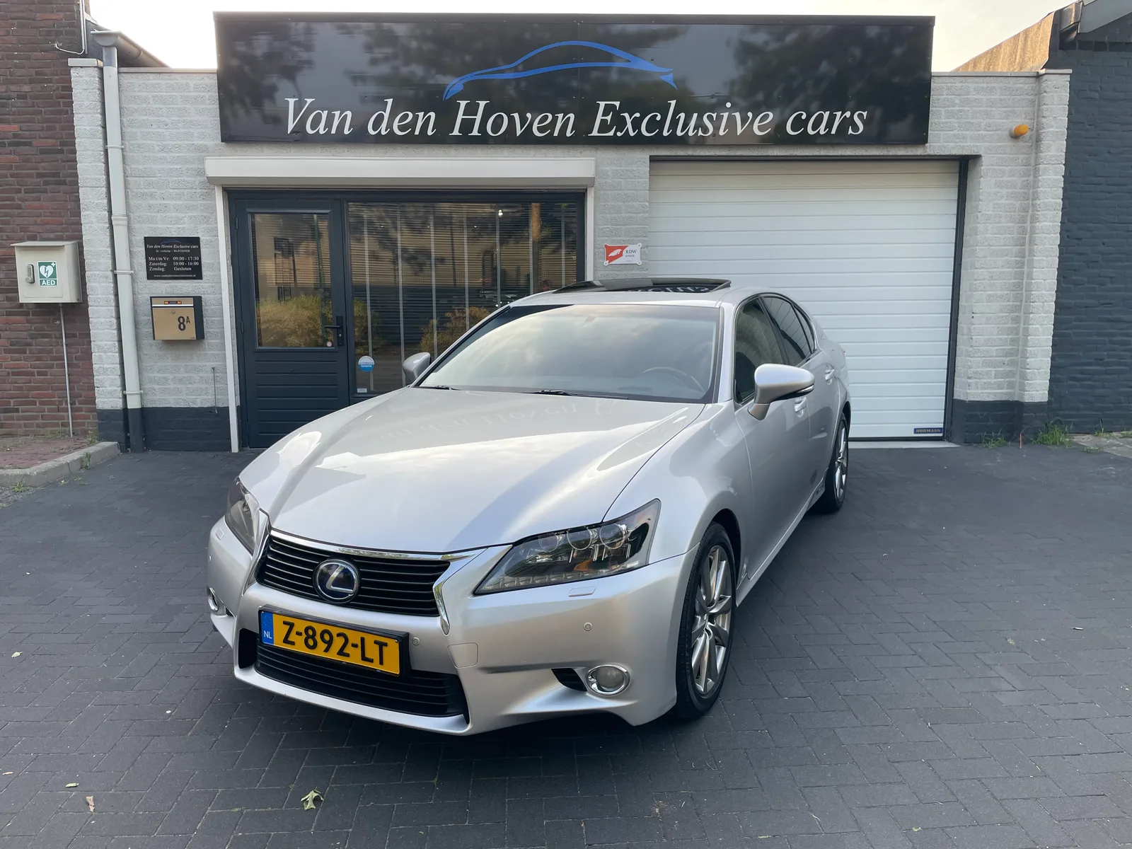 Lexus UX (2019) — foto 1