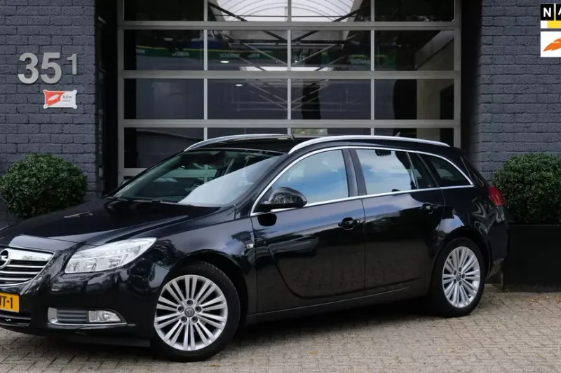 Opel Insignia (2011)