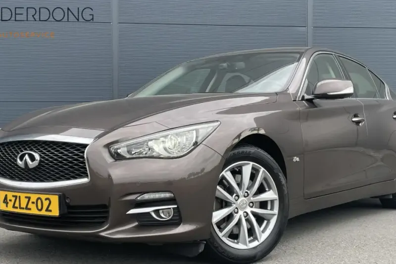 Infiniti Q50 (2015)