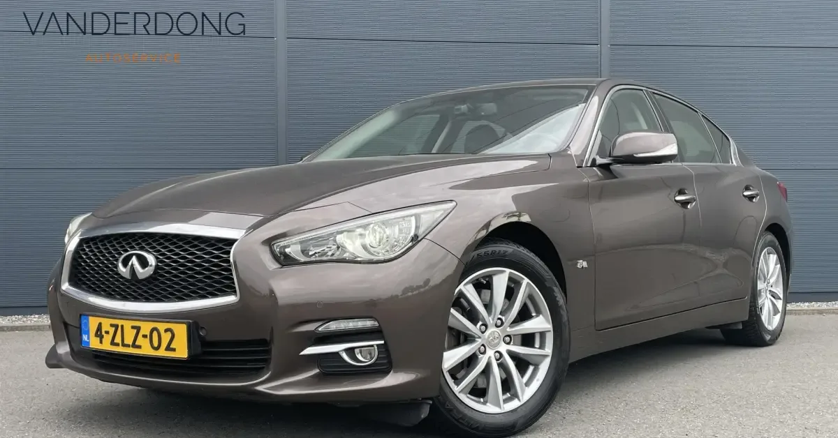 Infiniti Q50 (2015) — foto 1
