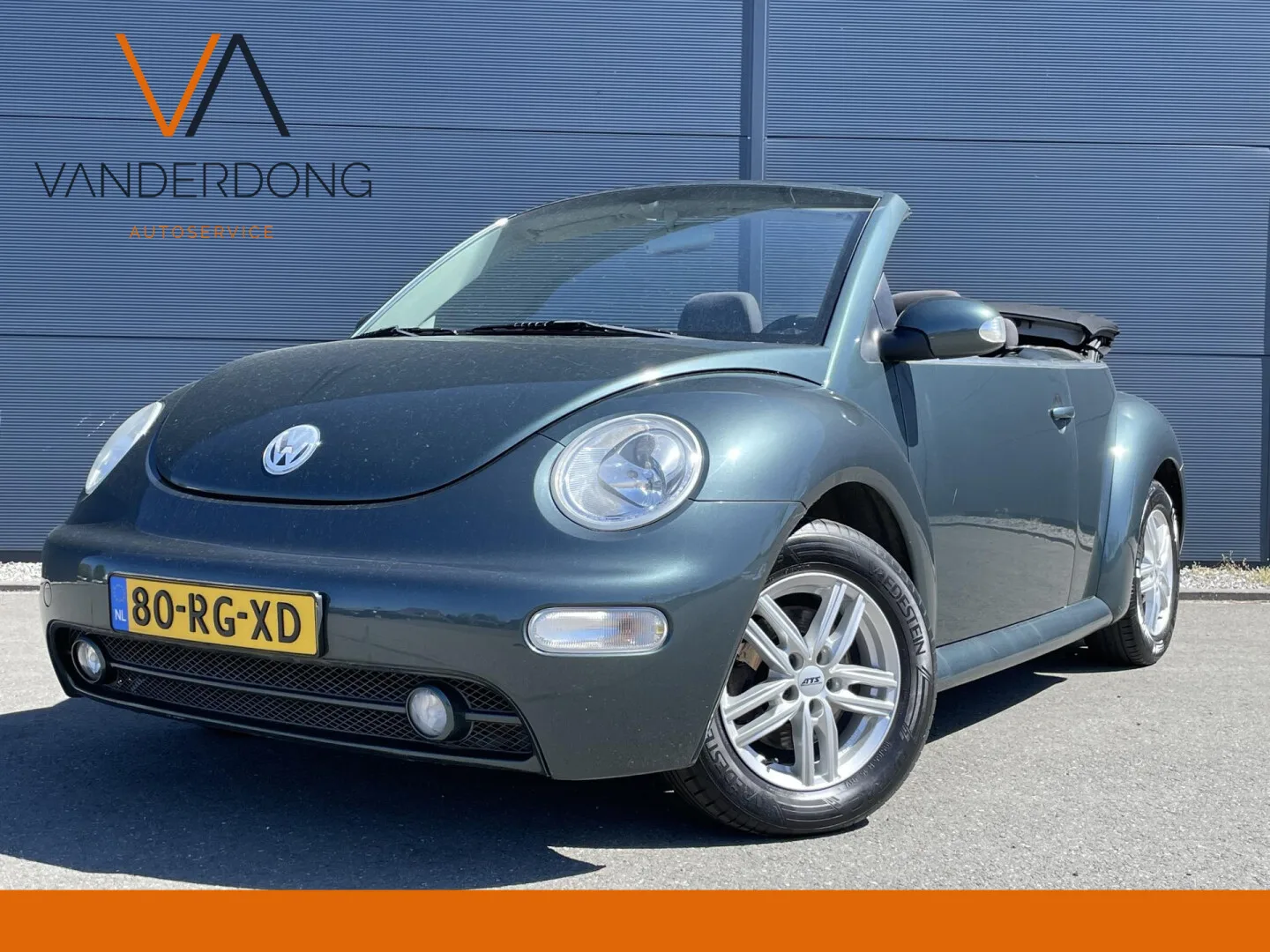 Volkswagen New Beetle (2005) — foto 1