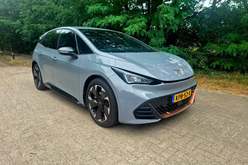 CUPRA Born (2024)
