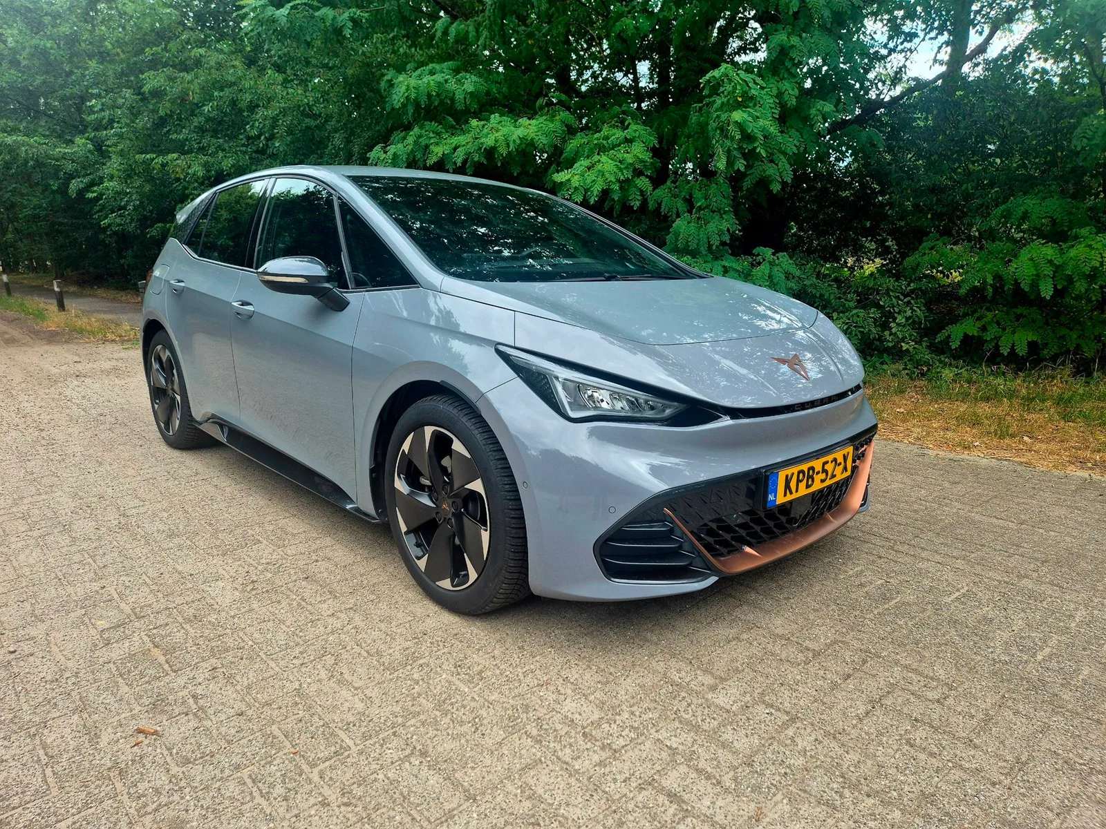 CUPRA Born (2024) — foto 1