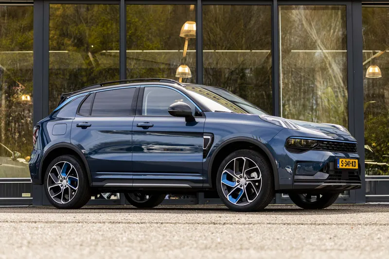 Lynk & Co 01 (2023)