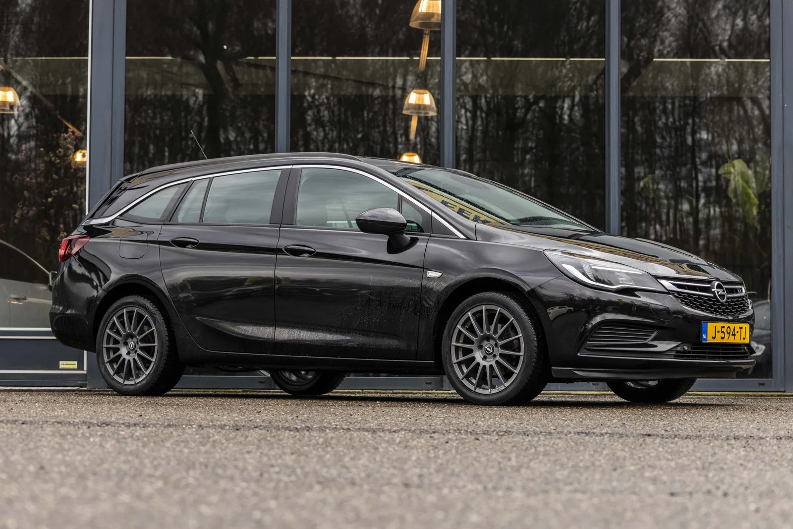 Opel Astra (2018) — foto 1