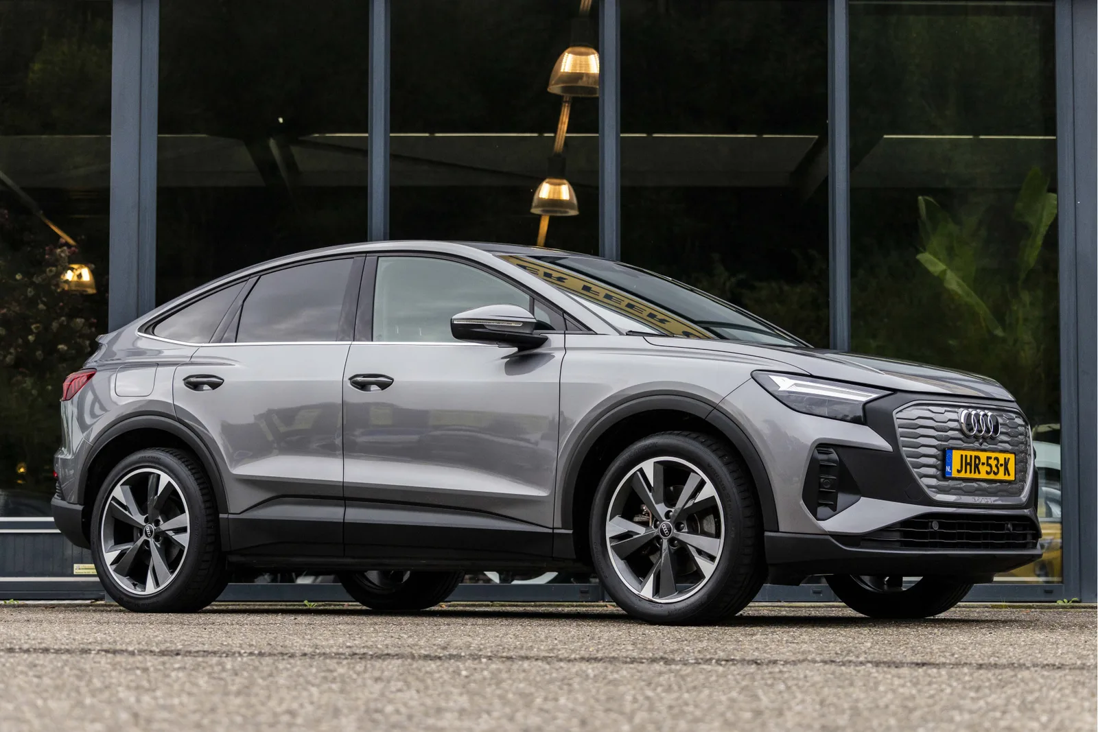 Audi Q4 e-tron (2023) — foto 1