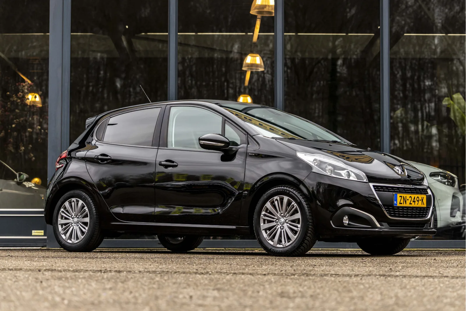 Peugeot 208 (2019) — foto 1
