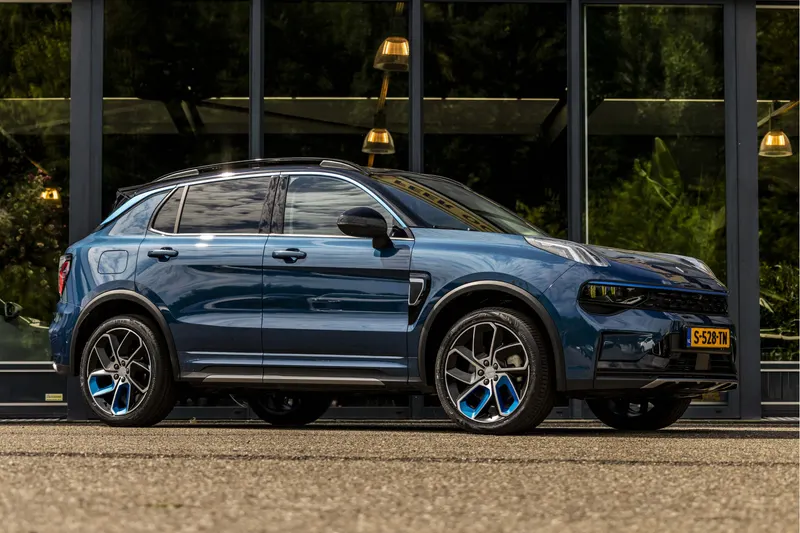 Lynk & Co 01 (2023)