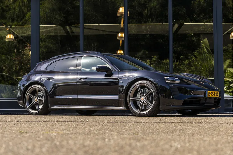 Porsche Taycan (2022)