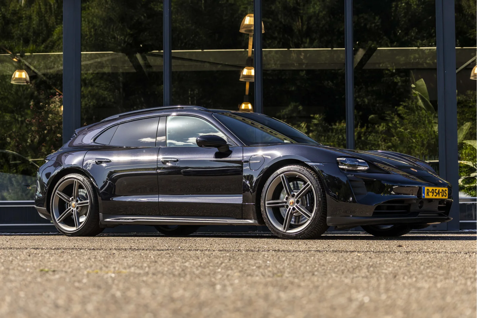 Porsche Taycan (2022) — foto 1