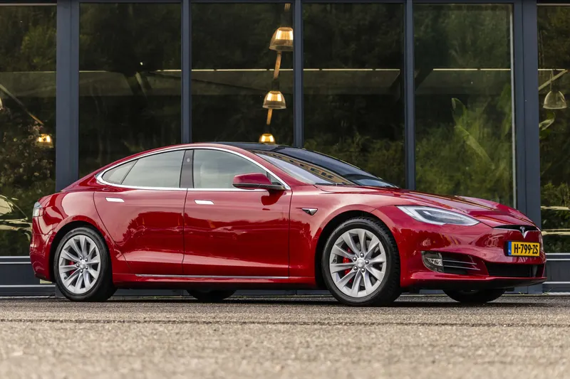 Tesla Model S (2020)