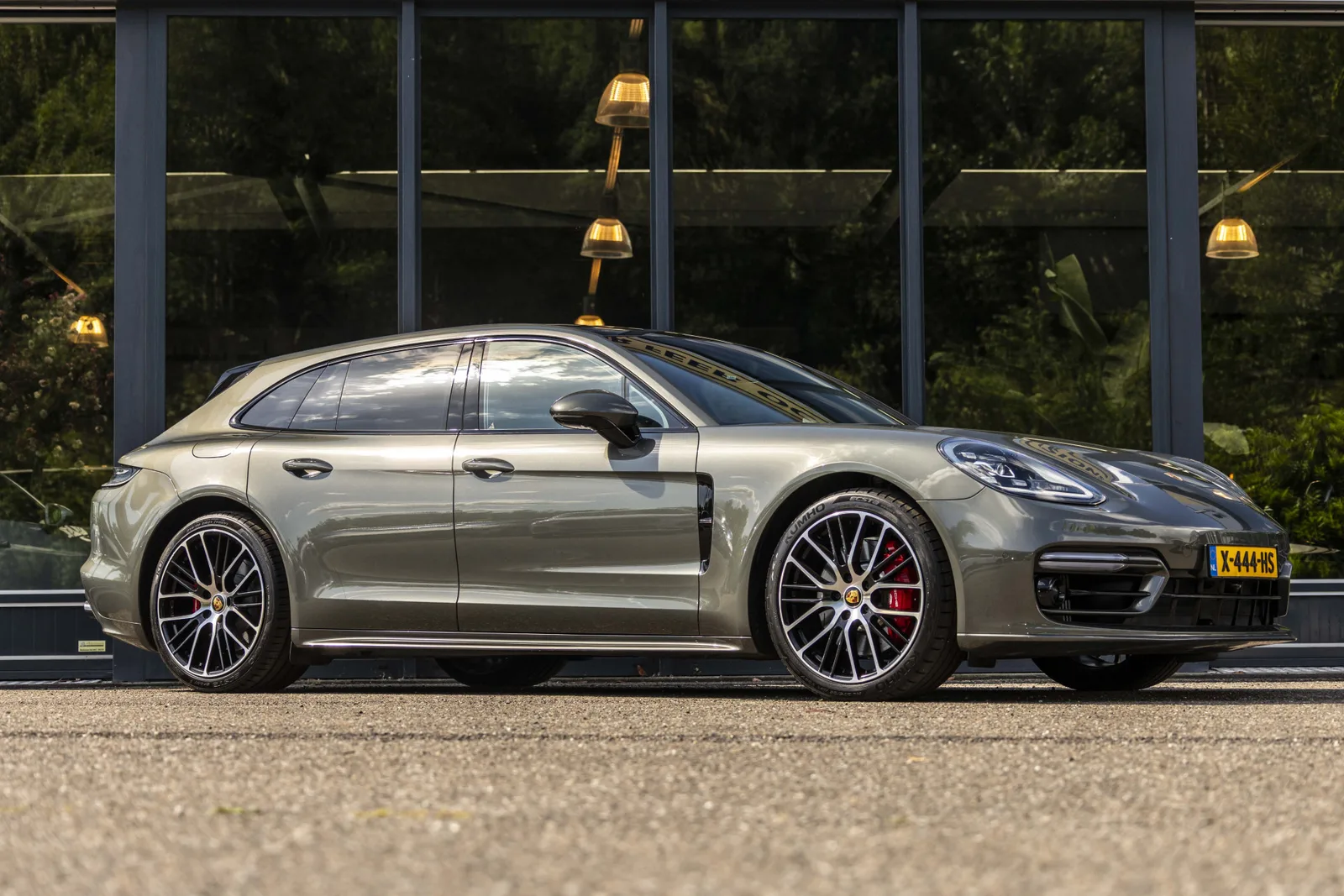 Porsche Panamera (2023) — foto 1