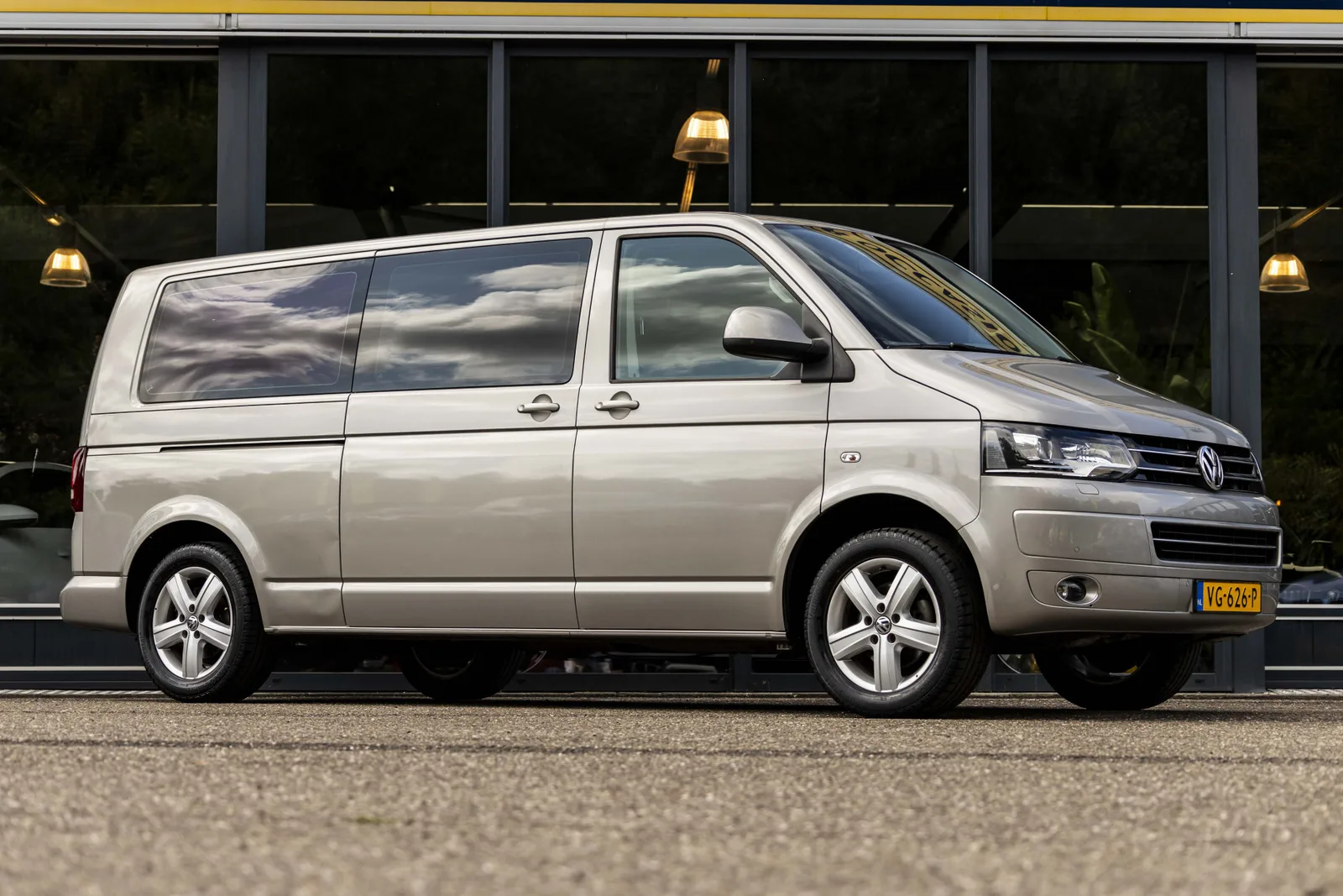 Volkswagen Transporter (2014) — foto 1