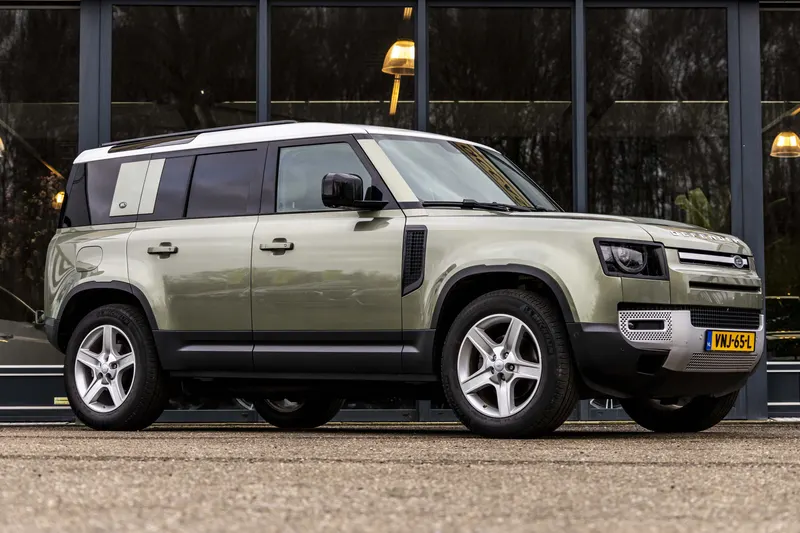 Land Rover Defender (2021)