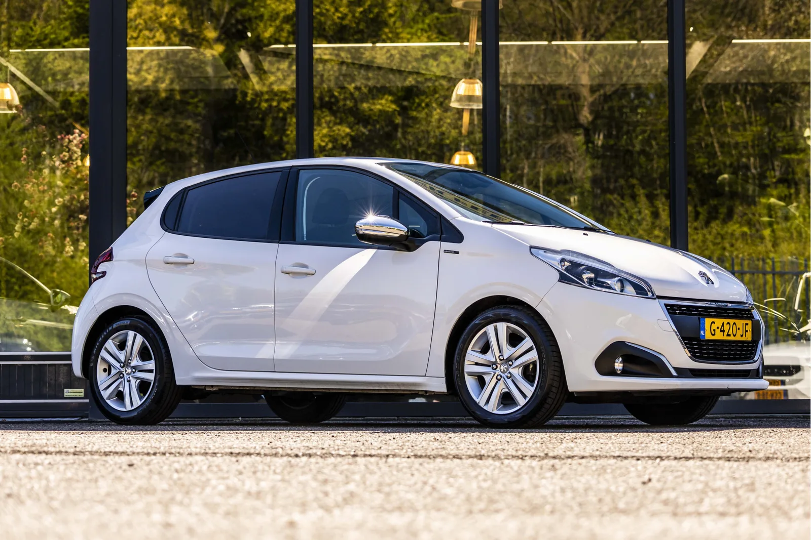 Peugeot 208 (2019) — foto 1